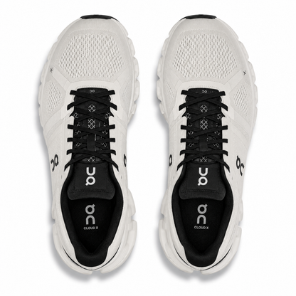 Tenis de Entrenamiento On Cloud X 4 Feather Black Mujer