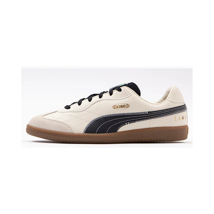 Tenis de Futbol Sala Puma King 21 IT x Art of Football Alpine Snow Black Gold Hombre