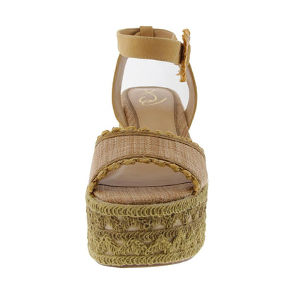 AMBER de Sam Edelman es un modelo de tenis casuales para mujer, disponible en beige, rafia y gamuza.