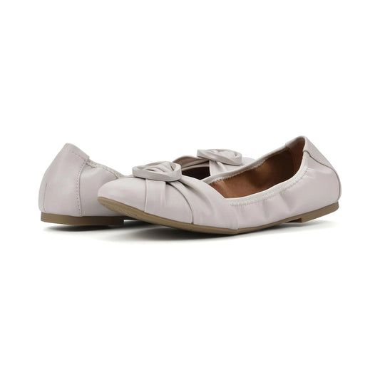 Flats White Mountain Santi Eggshell para mujer - perspectiva